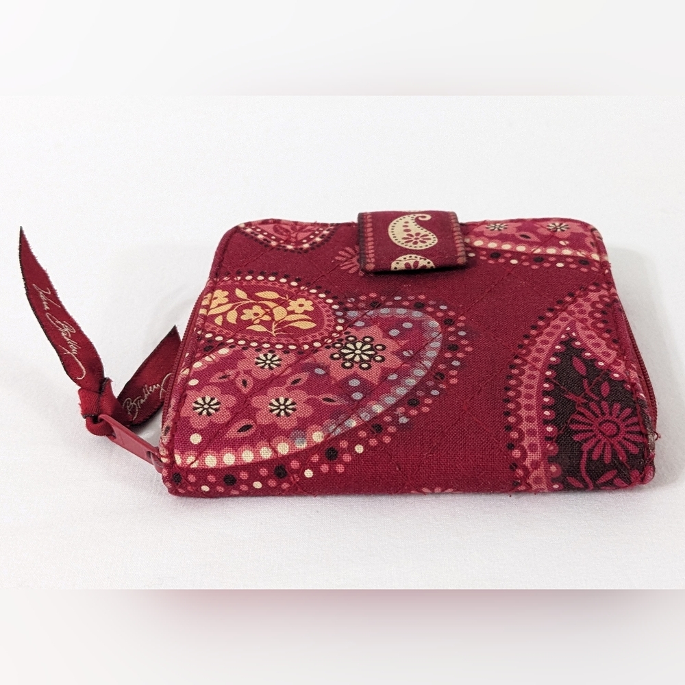 Vera Bradley Retired Mesa Red Burgundy Bifold Wallet Change ID Bandana Paisley - Picture 3 of 13